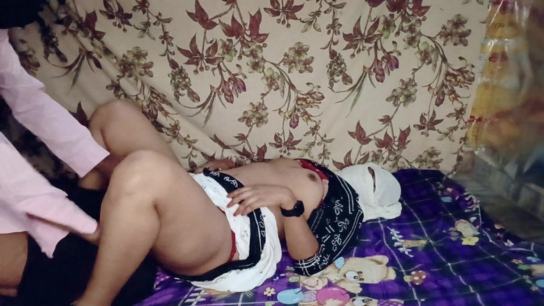 Poojakabir: Desi Hot Bhabhi Deel 1