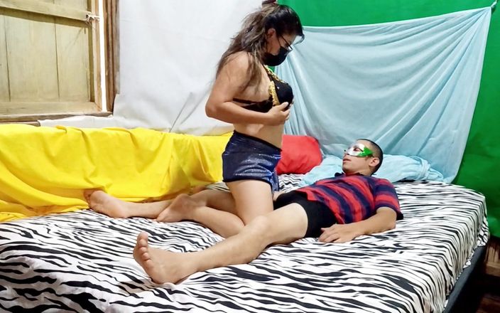 Martin13: Desafío o desafío sexual! Hermanastro caliente y hermanastra follan