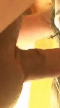 Het latina brunett Mia amatörsex och ansiktsbehandling