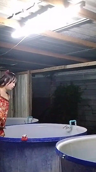 Bitte hilf mir, meinen rücken zu reiben.