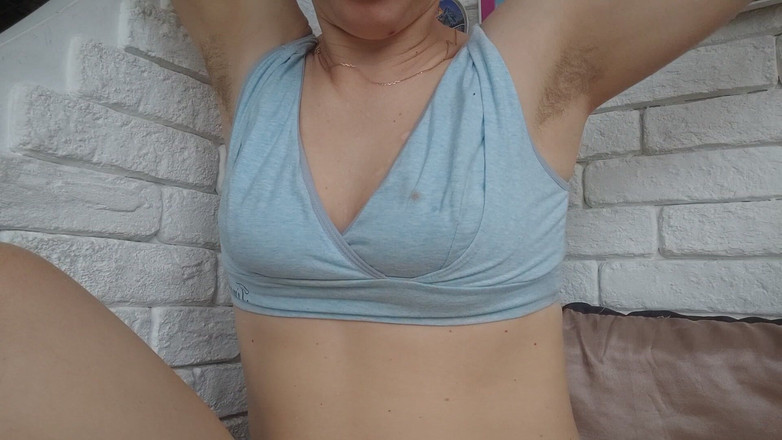 Risky Hairy Couple: Mleko z moich cycków w szkle