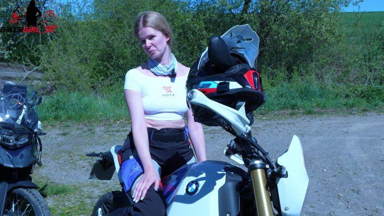 Bikergirl_97: Saya memperkenalkan diri saya!