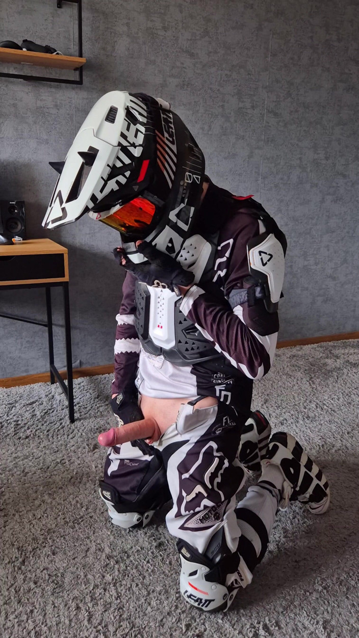 Sneakersmax98: Horny Motocrosser Biker Pushes Himself to the Edge, Couldn't Help...