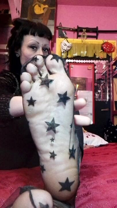 Miss Wagon Vegan Fetish: You can not resist the view of my feet
