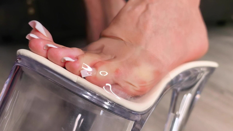 Goddess Lena: Kinky Twist