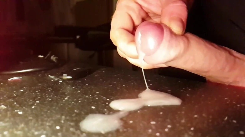 Go4coxxx: Камшот крупным планом в замедленной съемке 2