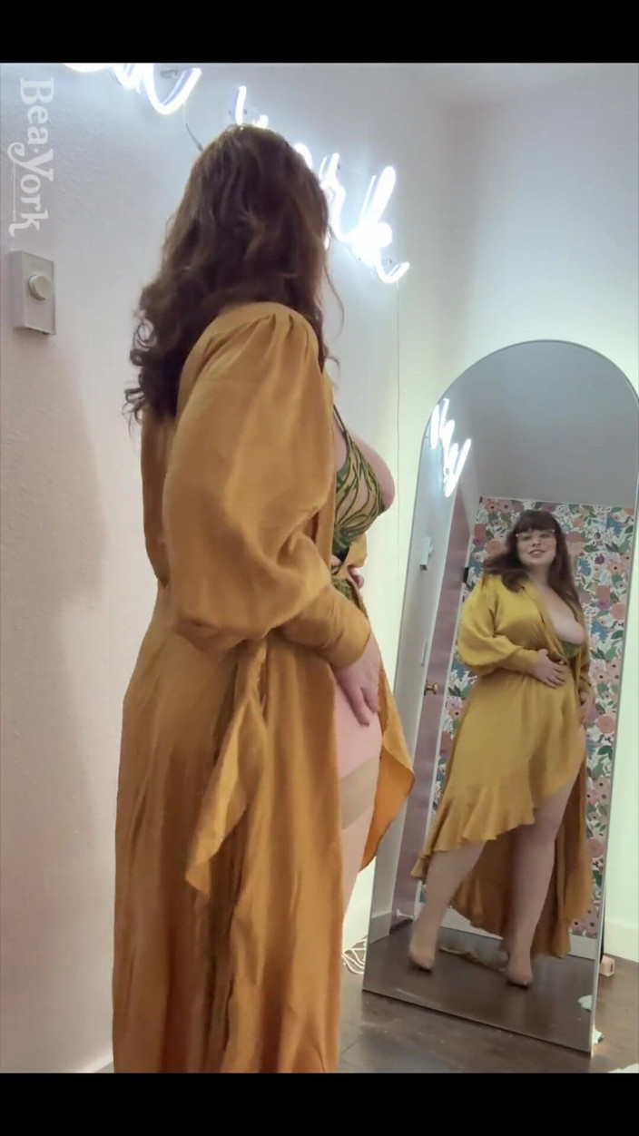 Bea York: Quem é aquela linda no espelho?