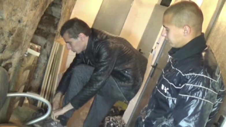 BAD BOYS FUCKERS FROM FRANCE: Fransız tinkf bodrumda badboy tarafından sikiliyor