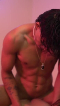 Pau Grande Dançando Para Empurrar Sua Vagina Molhada! Indiana Quente Sexo