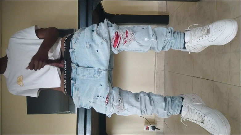 Gay black steel Africa: Svart med enorm kuk i Streetwear Jerk och Cum (4)