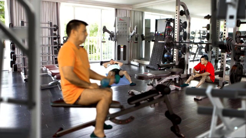 Close Encounter Films: Gym diaries of a big cock