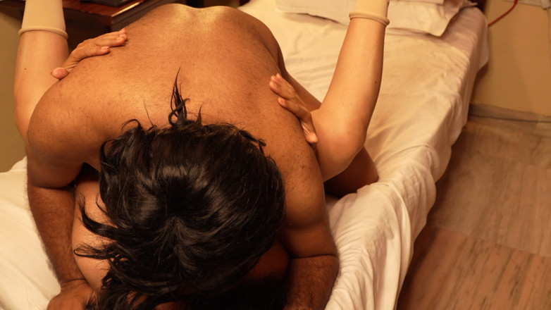 Only4U: Indisches paar hat missionarssex im hotelzimmer
