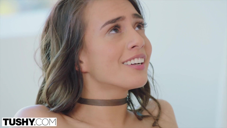 Tushy: Fantasi penembusan berganda Tushy Janice Griffiths