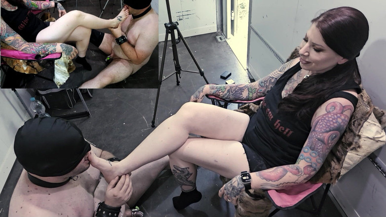 Femdom-Team-German: Sclavul meu angajat îmi masează picioarele