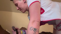 Thekookiejar: Freche krankenschwester macht alle probleme los