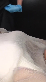 Gloved Bellybutton Złośliwiec - Mistress Akari Aizawa wymazy, ssie i liże pępek Wakana Mashiro, aż straci kontrolę