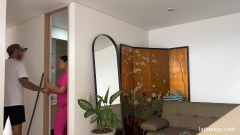 Latinaspy: Pembantu rumah dengan pantat besar membersihkan apt kemudian menyentak bosnya...