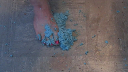 Lilly Disgrace: Squishing alginate