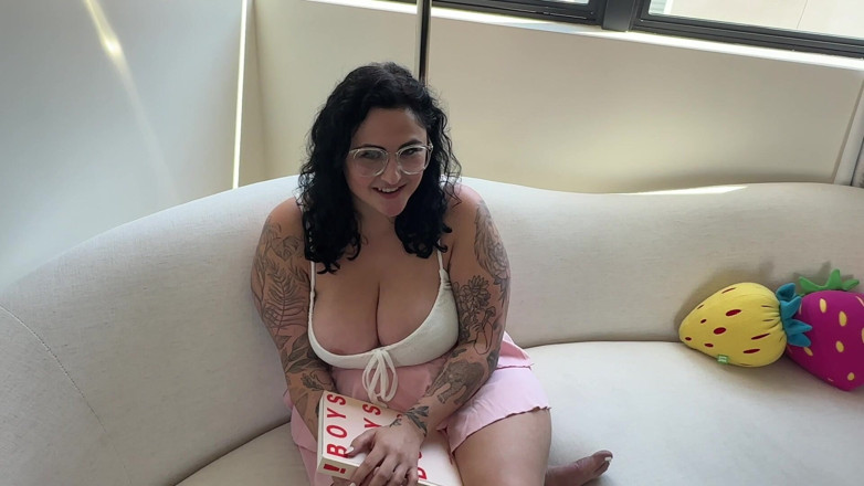 Josie Jaxxon: Sora vitregă - neglijeentă și antrenament anal