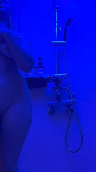Naked Im Space - Nackte Dusche Aus Dem Orbit!!