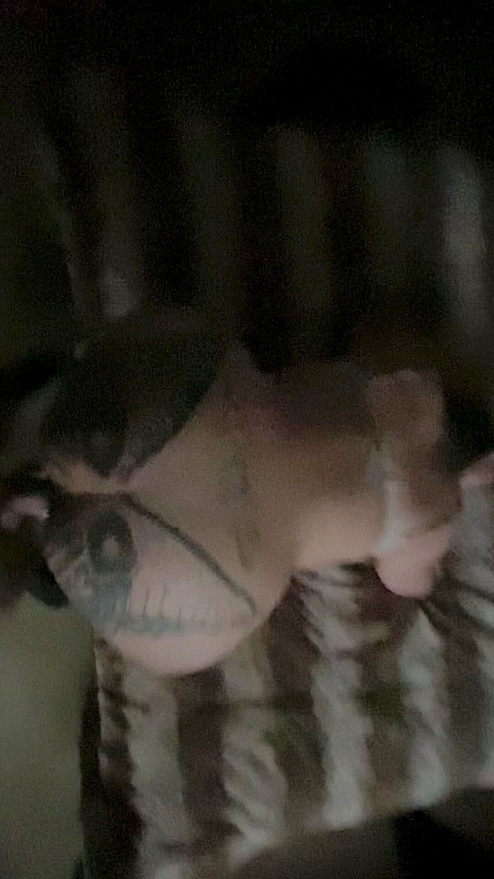 MzKiTTy91: Pawg istri amatir dientot gaya doggy