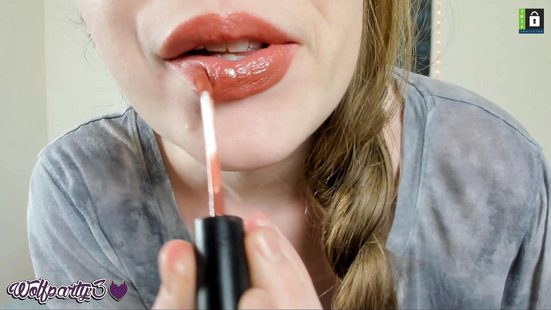 Dahlia Wolf: Saftige lippenanbetung und dirtytalk