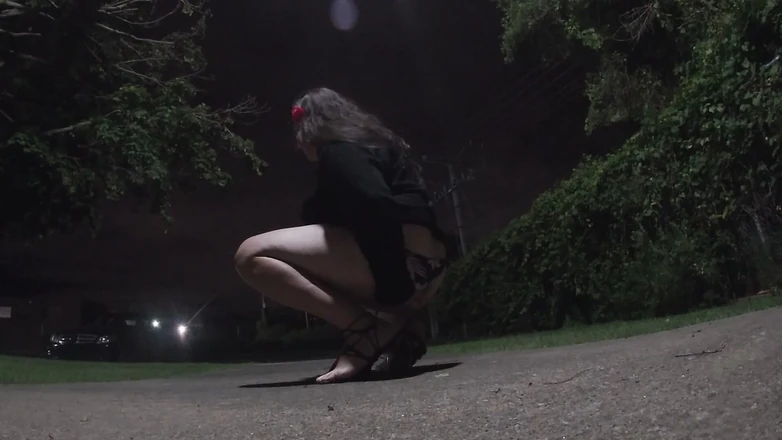 JonasBen: Mature Sissy Crossdresing Adentures Outdoors at Night