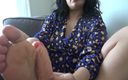 Souzan Halabi: Разведенная мамочка мастурбирует свою крошечную киску