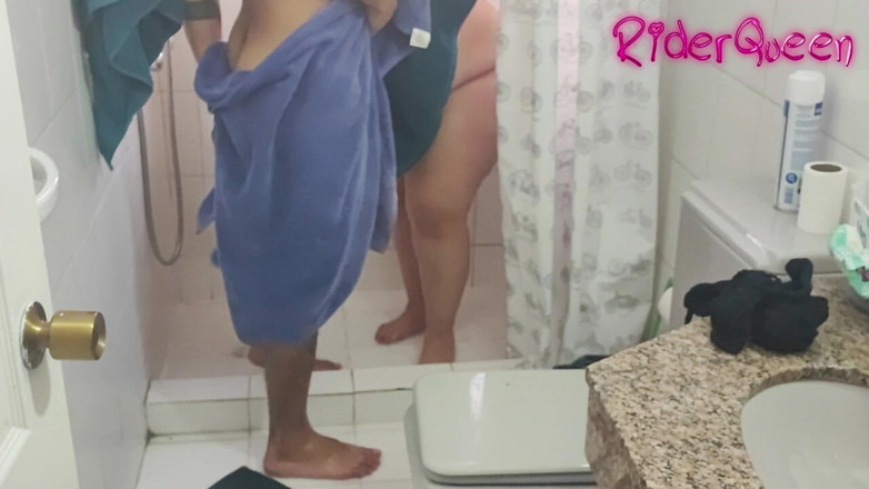 Riderqueen: Prysznic pokazu slajdów z moim pasierbem