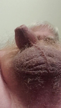 Speeltje in de kont, kleine pik masturbatie