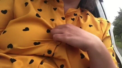 Loola et jim: I show my breasts by the side of the road