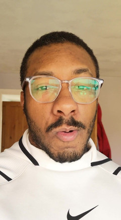 Amadeus: Děkuji, kluci za trvalou podporu. Zítra také udělám dárek, ujistěte...