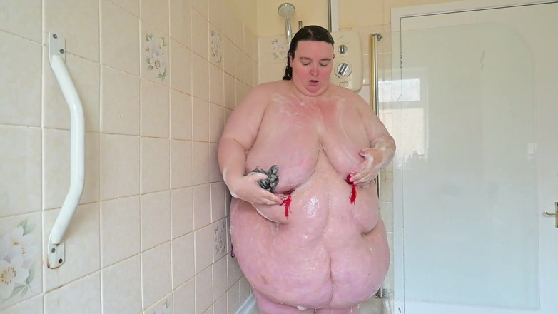 SSBBWLadyBrads: मोटी देवी पेट शॉवर tassles