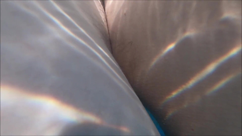 Camilla Creampie: पूल में चुदाई. पानी के नीचे का दृश्य