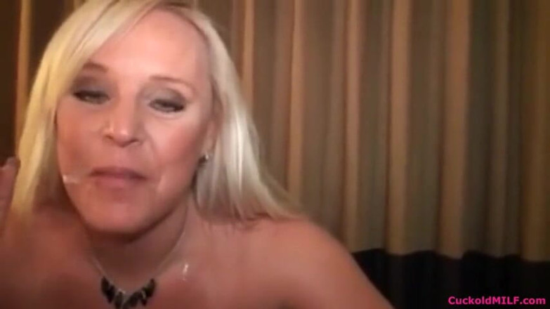 Cuckold MILF: व्यभिचार करवाने वाला पति पत्नी पैर भर बड़े काले लंड वाले दोस्त की चुदाई करता है