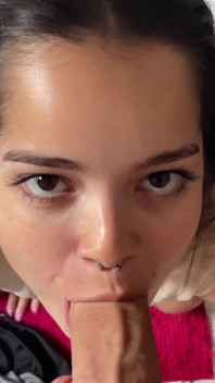 Mein junges mädchen debora prado weiß genau, wie man meinen schwanz lutscht und Milch bekommt