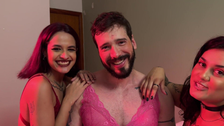Quente club: Lady MILF Und Rotten Venus Verwandeln Sich Unerwartet in Mr....