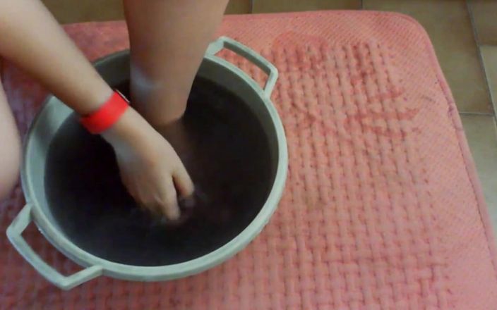 Nicoletta Embassi: Đối với chủ nhân của tôi, tôi đi bộ cả ngày...