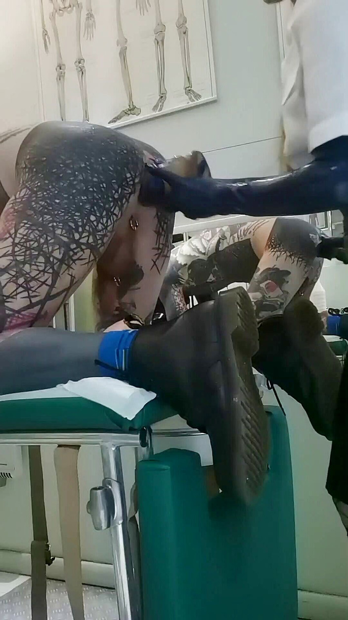 Regina Milano Dom: Enorme gape doppie mani prepara pt1