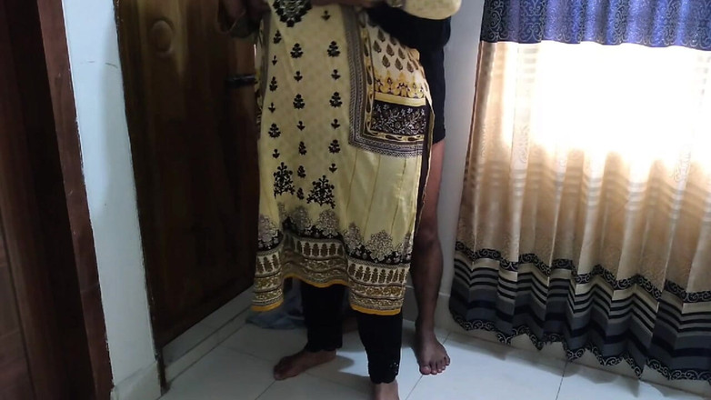 Aria Mia: Pantat montok Sabita si kakak ipar india ini dibebaskan sama...