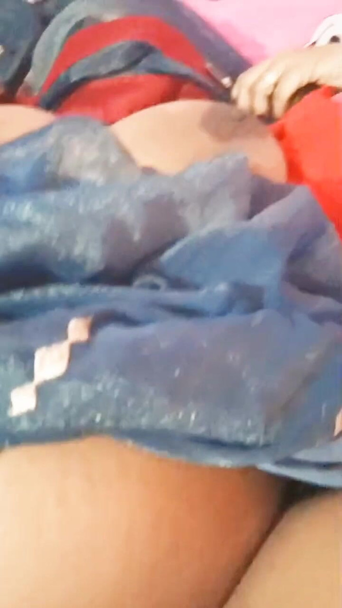 Priyabhabhi2011: Den indiska svägerska i desi byn hade kommit efter att...