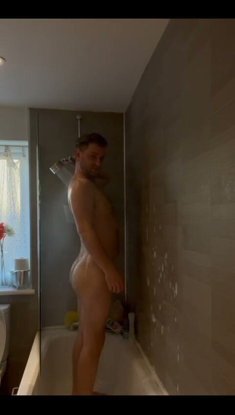 GlennandSonny: Shower with Me