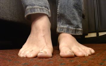 Toe Fetish Spread Tease Toenail Unpolished