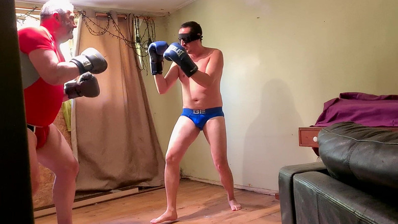 Combat and fetish: Silver pappa boxare vs jobber