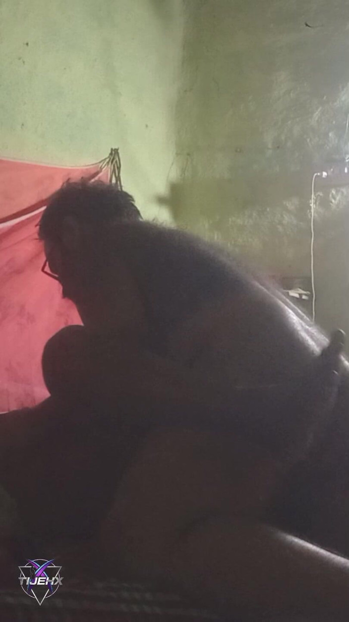 TijehX: Prawdziwa indyjska pokojówka podniecona i zerżnięta