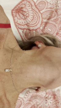 Lasciami leccare, Lascia che ti scopi matrigna MILF
