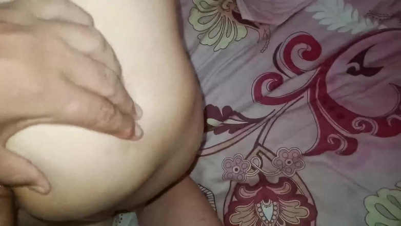 SHAKRATASNEEM: Primeira vez anal