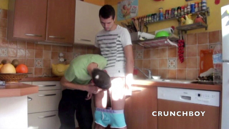 Crunch Boy: Max fucked by Brian in the morning in the kitchen