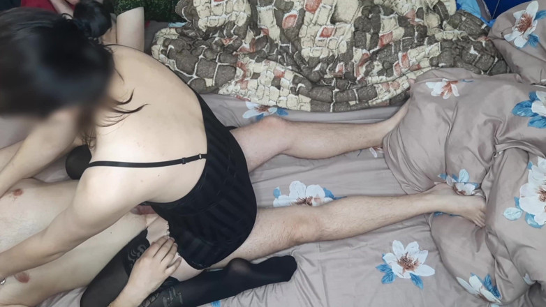 Viktoria_sekret: Parti Sebenar: Isteri dan Dua Sahabat Baik
