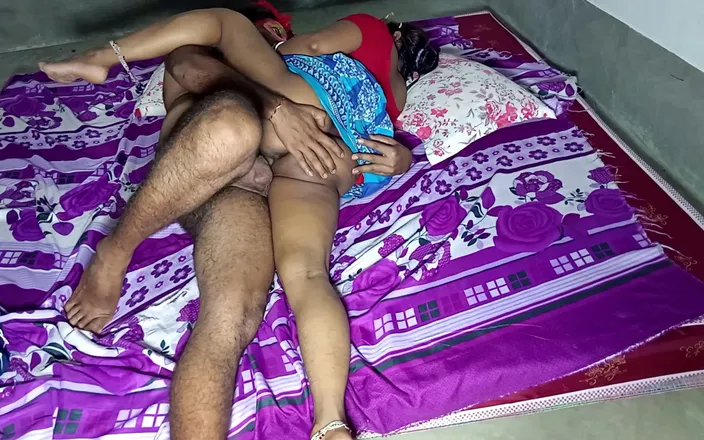 FireeCouple: Adik tiri ditangkap melancap, kemudian mengongkeknya dengan keras dalam posisi...